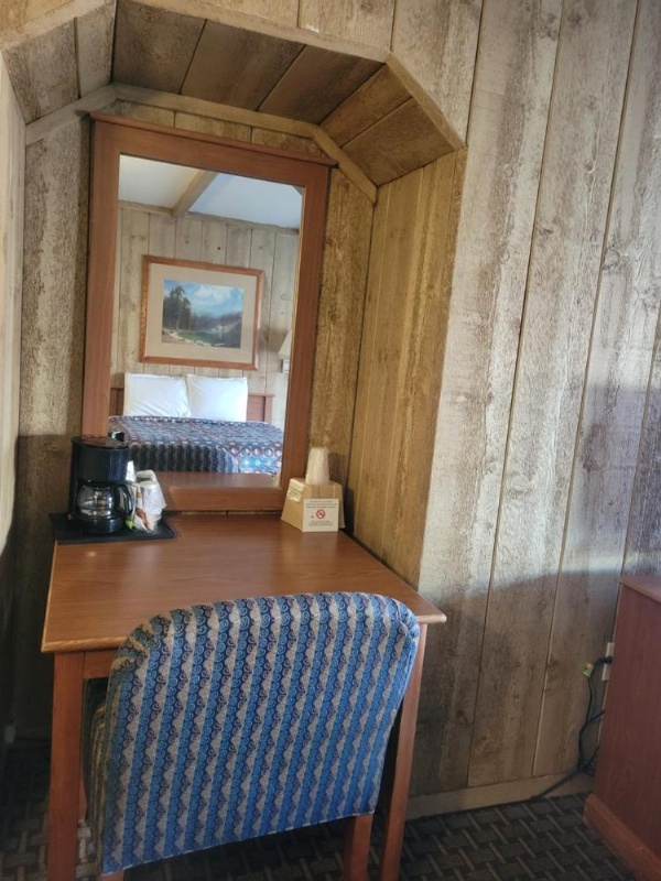 Townhouse Motel image 46